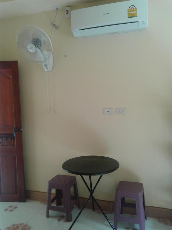 Lanta Orange House Hostel Koh Lanta Bilik gambar